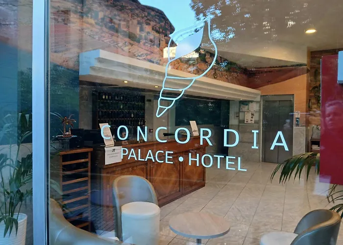 מלון Concordia Palace 3*